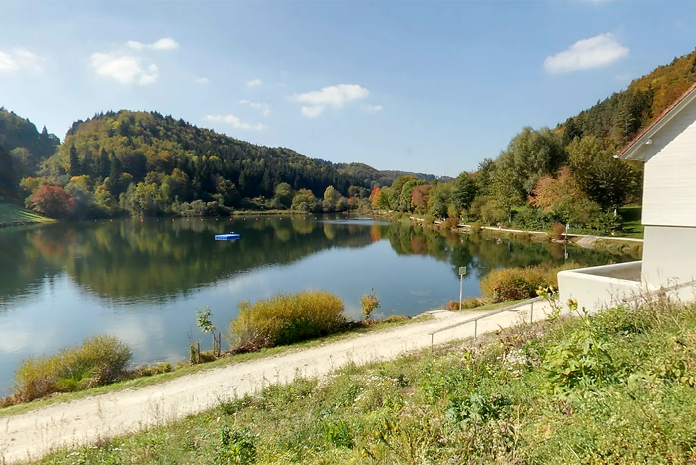 Der Stausee Oberdigisheim im Herbst